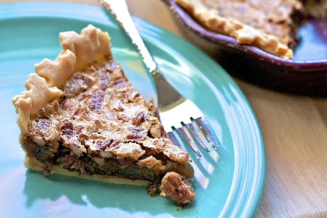 Nutella Pecan Pie - homemadehome.com