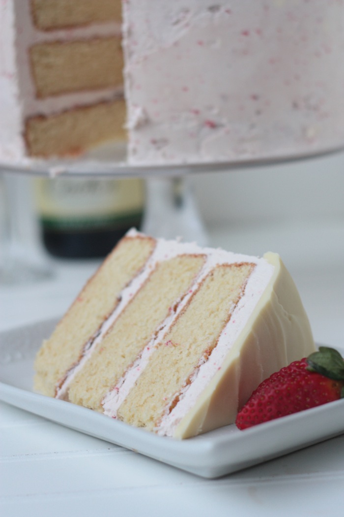 Strawberries and Champagne Cake - homemadehome.com