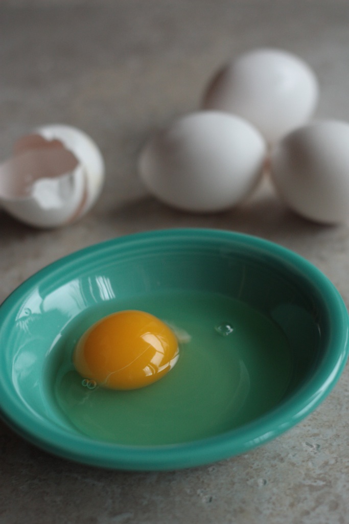 Avocado Eggs Benedict and How To Poach an Egg - homemadehome.com