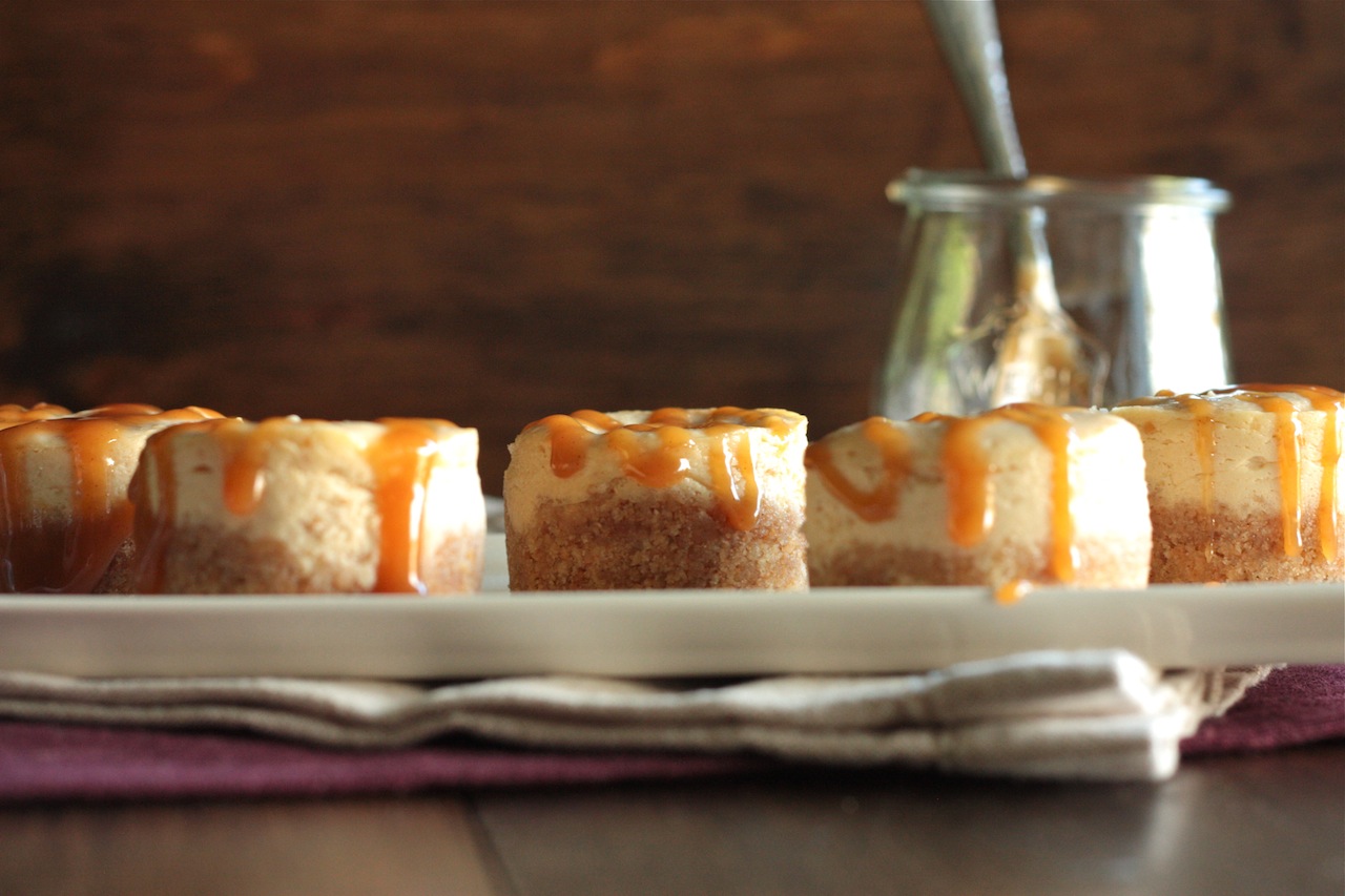 Mini Pear Cheesecakes with Cinnamon Caramel Sauce - homemadehome.com