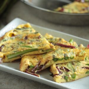 Asparagus and Balsamic Onion Frittata - homemadehome.com