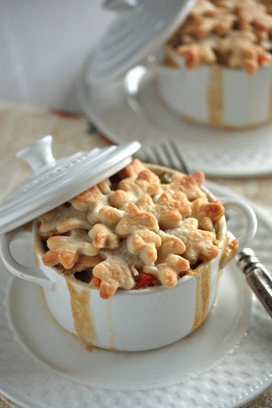 Mini Southwest Chicken Pot Pies - Perfect for left over chicken or turkey! And who doesn't love pot pie!