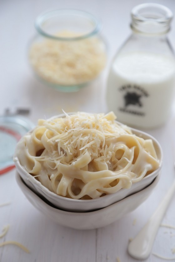Lightened Up Three Cheese Fettuccine Alfredo - homemadehome.com Click and see what makes it skinny!