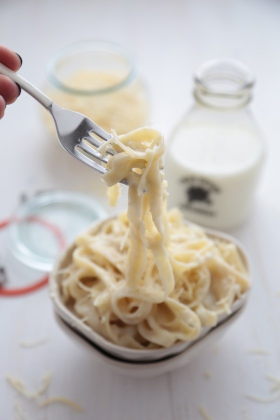 Lightened Up Three Cheese Fettuccine Alfredo - homemadehome.com Click and see what makes it skinny!