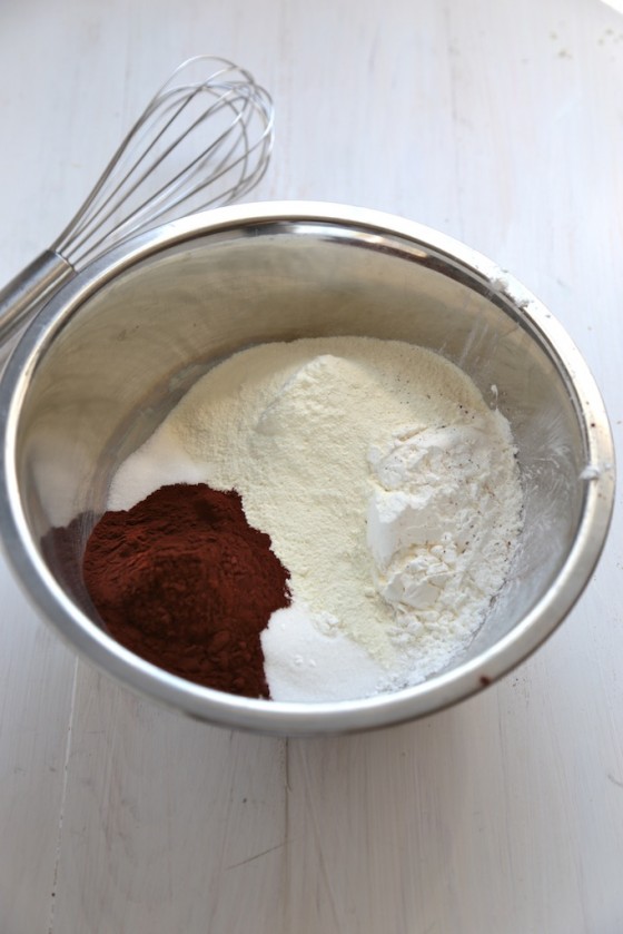 DIY Instant Chocolate Pudding Mix - www.countrycleaver Only 5 ingredients that you already have in your house!