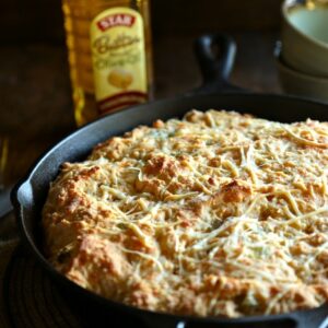 Cheesy Green Chile Skillet Beer Bread - homemadehome.com