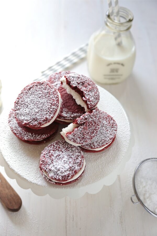 Peppermint Red Velvet Oreos - Perfect for Christmas or all year 'round! :: homemadehome.com