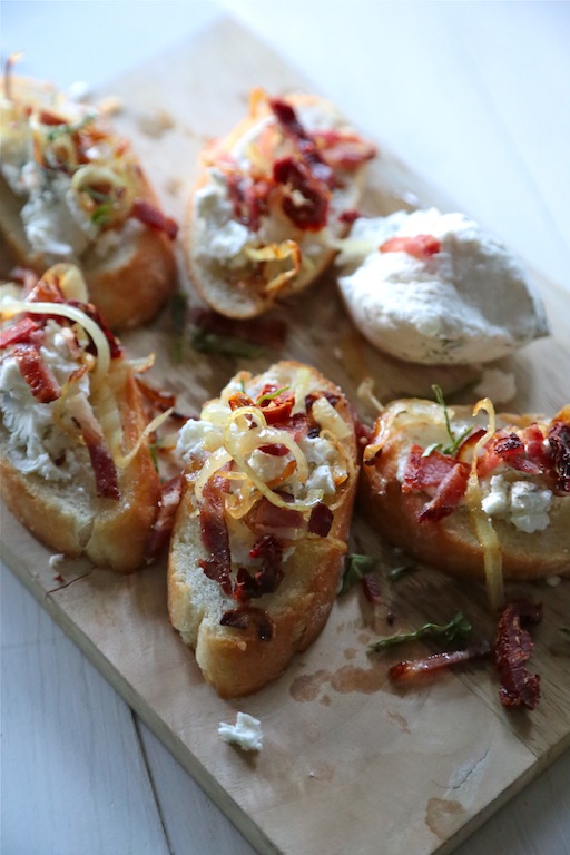 Easy Goat Cheese Crostini with Herbs - homemadehome.com