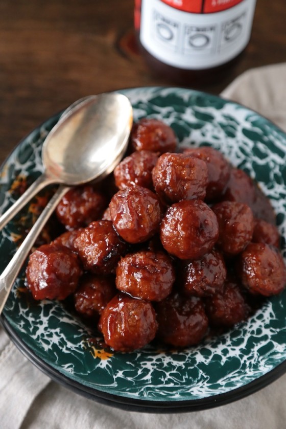 Sweet and Tangy Apricot Chipotle Meatballs - homemadehome.com
