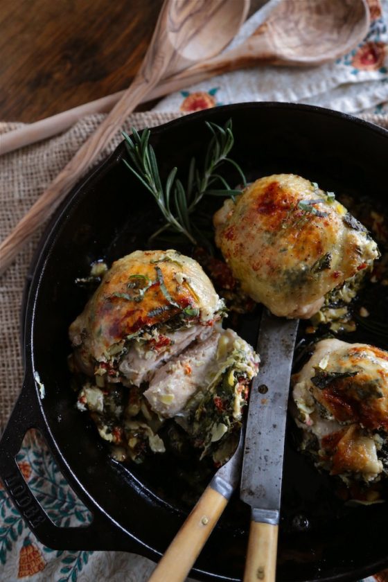 30 Minute Sundried Tomato Spinach Stuffed Chicken Thighs  - homemadehome.com