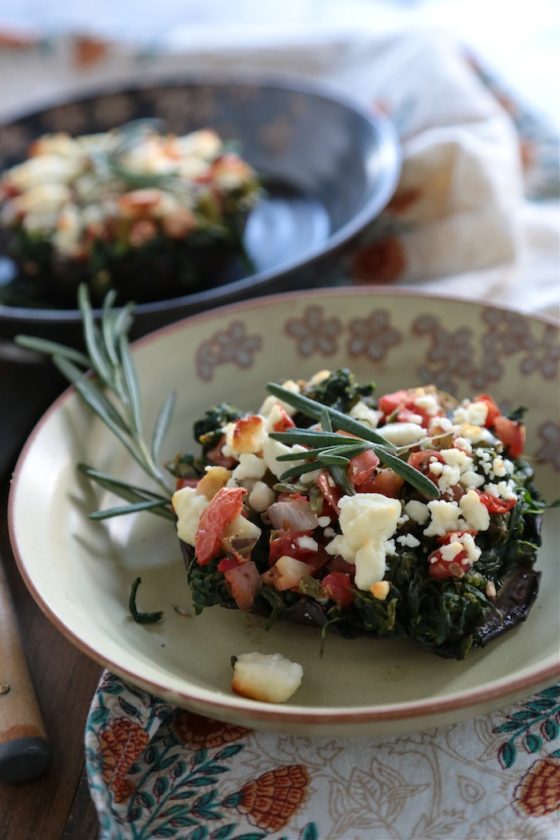 Grilled Spinach and Feta Stuffed Mushrooms - homemadehome.com #vegetarian #gf #glutenfree