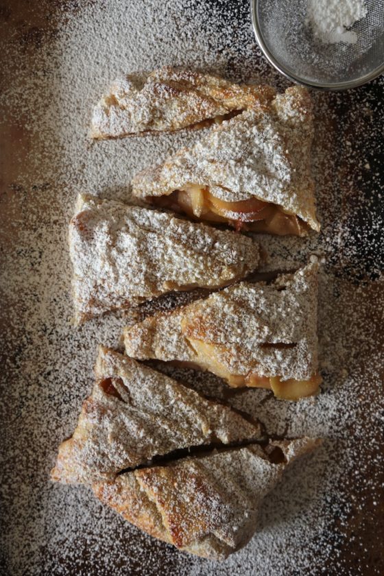30 Minute Apple Strudel - All the comfort of a traditional strudel in half the time!
