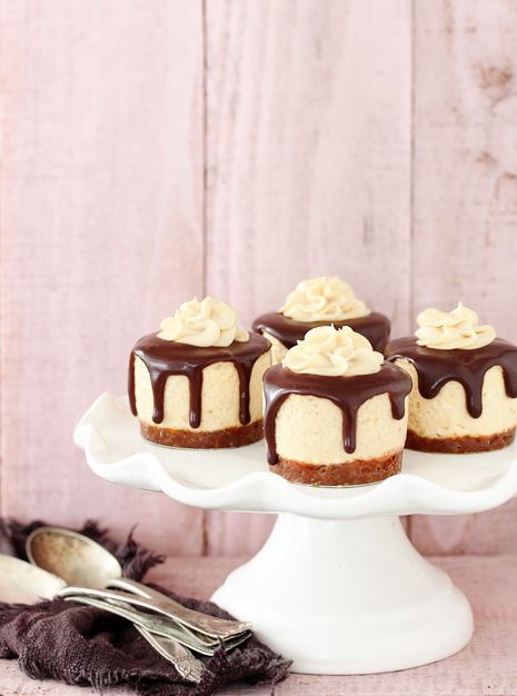 Mini Butterfinger Cheesecakes - 15 Irresistible No Bake Cheesecakes - homemadehome.com 