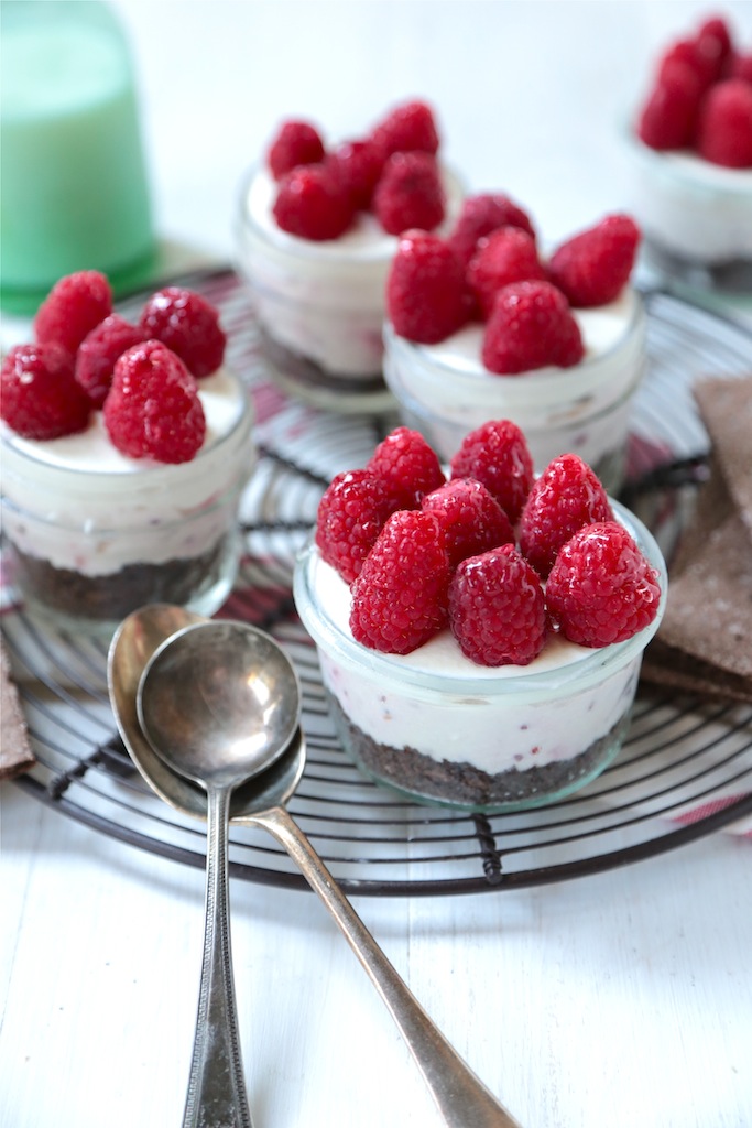 Mini No Bake White Chocolate Raspberry Pies - homemadehome.com