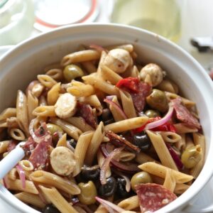 Antipasto Pasta Salad - homemadehome.com :: The perfect picnic salad with herbed salami, fresh mozzarella, red onion, and feta cheese! Don't forget the shallot balsamic vinaigrette! All made in one bowl.