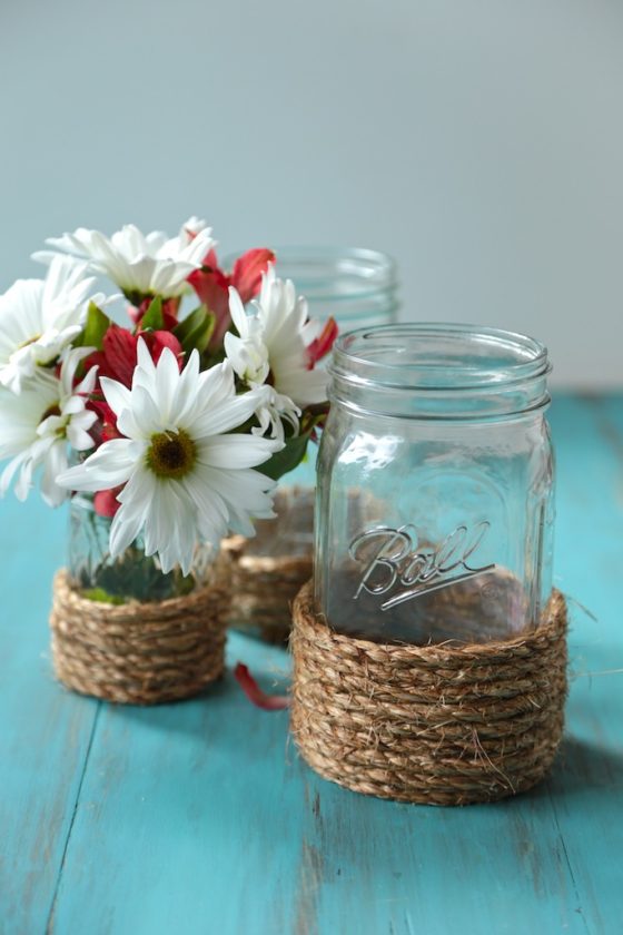 DIY Nautical Mason Jar Vases - Perfect for budget friendly decorating! homemadehome.com