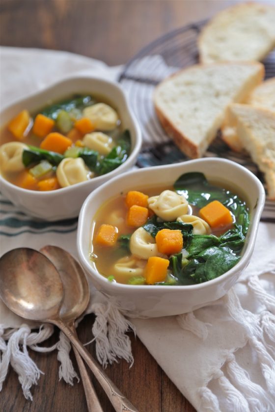30 Minute Butternut Squash Spinach and Cheese Tortellini Soup - Warm up in a HURRY!! homemadehome.com