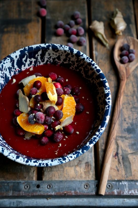 Ginger Orange Jellied Cranberry Sauce - So simple. make smooth right in your blender!! homemadehome.com