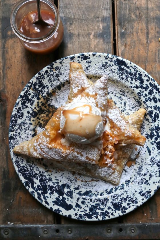 Salted Caramel Apple Cheddar Hand Pies - homemadehome.com Make this with puff pastry for a super quick treat!! ONLY 30 minutes!!