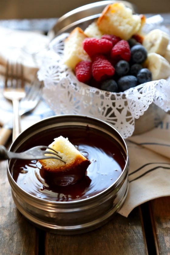 Easy Irish Cream Chocolate Fondue - Perfect for your holiday get together - homemadehome.com