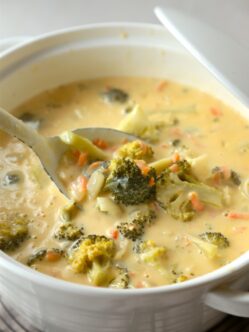 Slow Cooker Broccoli Cheese Soup - homemadehome.com