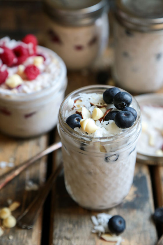 Red White and Blueberry Overnight Oats - with Red Raspberries, Shredded Coconut, and Fresh Blueberries! This easy breakfast recipe will start your day off on the right foot and keep you full!!