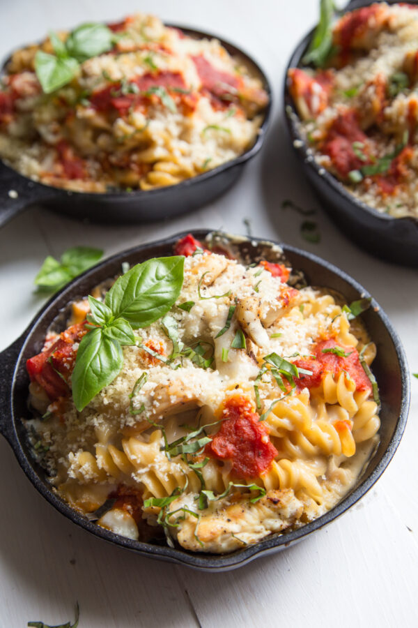 Chicken Parmesan Mac and Cheese - Make it for one of a crowd! The best of comforting mac and cheese and elegant chicken parmesan for dinner! 
