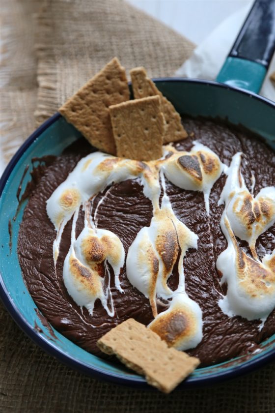 S'mores Skillet Chocolate Dip and 25 Other Insanely Delicious Cast Iron Desserts