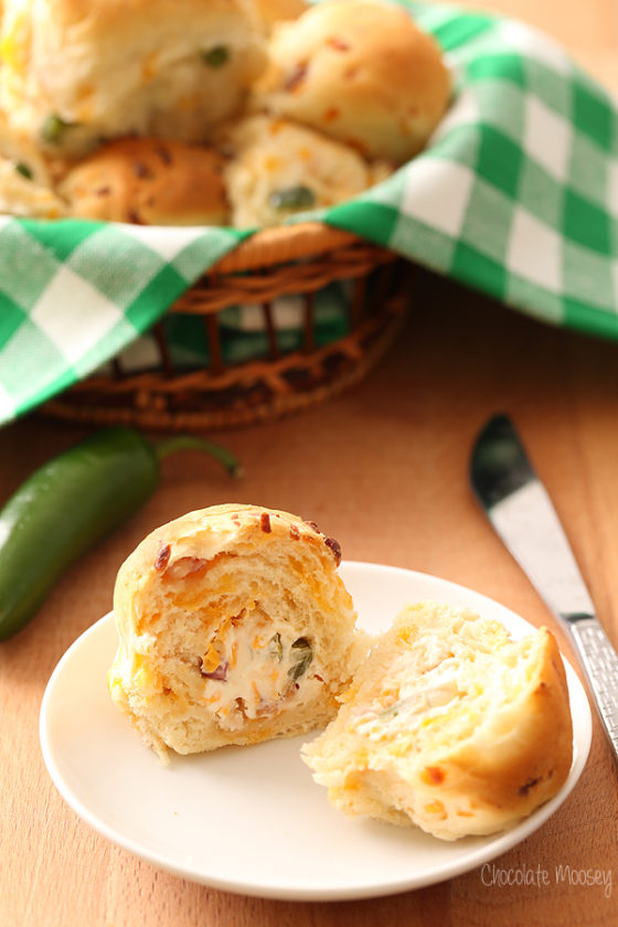 jalapeno-popper-stuffed-dinner-rolls-25-sweet-and-savory-mouthwatering-party-breads
